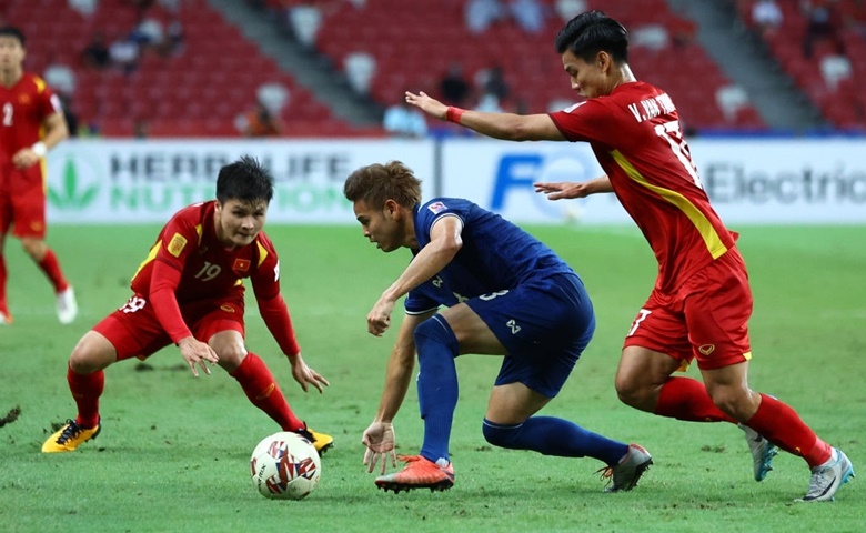 HLV Shin Tae Yong: 'Việt Nam xứng đáng được hưởng 1 quả penalty trận gặp Thái Lan' - Ảnh 1