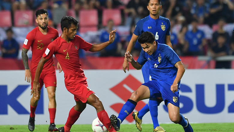 AFF Cup 2021 gỡ bỏ lệnh cấm mang quốc kỳ Indonesia, Thái Lan vào sân - Ảnh 1