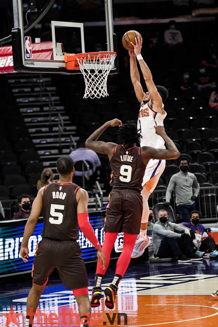 Devin Booker cùng Phoenix Suns giành chiến thắng trước Portland Trail Blazers