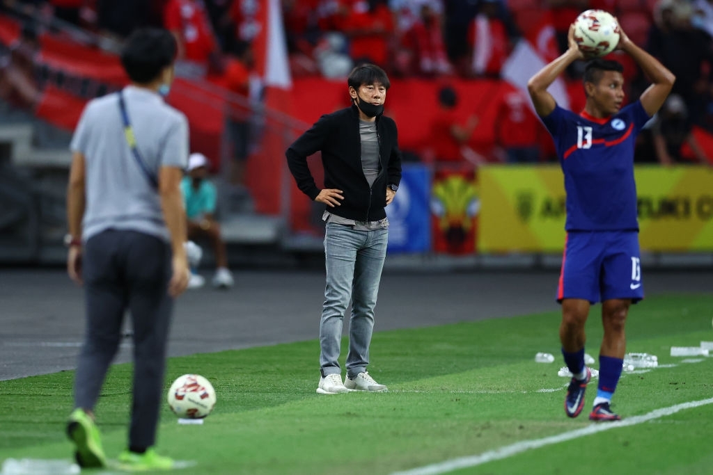 HLV Shin Tae Yong lý giải nguyên nhân rút tiền đạo ra ngoài dù đội nhà đang thua Thái Lan - Ảnh 2