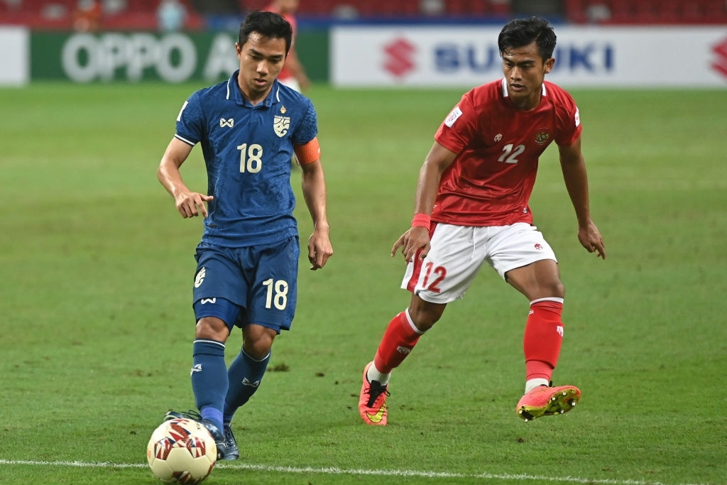 Messi Thái Lan trở thành cầu thủ đầu tiên 3 lần xuất sắc nhất AFF Cup - Ảnh 1