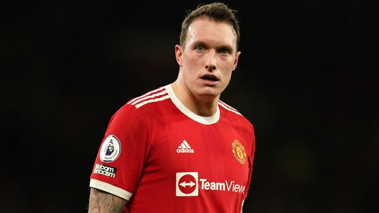 Phil Jones đá chính cho MU sau 2 năm vắng bóng - Ảnh 1