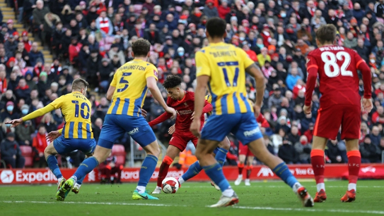 Sao 17 tuổi tỏa sáng, Liverpool ngược dòng ngoạn mục tại FA Cup - Ảnh 1
