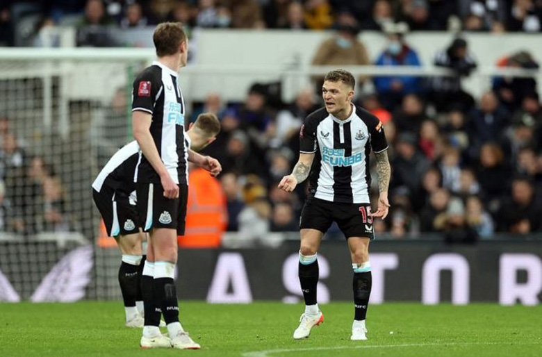 Trippier ra mắt, Newcastle vẫn bị đội hạng tư loại khỏi FA Cup - Ảnh 1