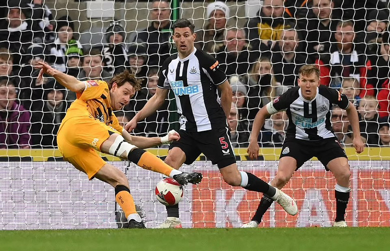 Trippier ra mắt, Newcastle vẫn bị đội hạng tư loại khỏi FA Cup - Ảnh 2