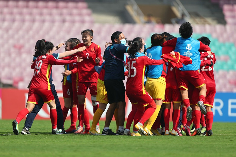 Kiatisuk chúc mừng chiến tích lọt vào World Cup 2023 của ĐT nữ Việt Nam - Ảnh 1