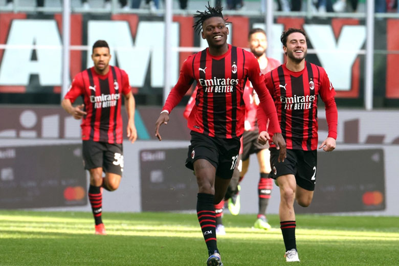 AC Milan lên đỉnh Serie A sau chiến thắng tối thiếu trước Sampdoria - Ảnh 1