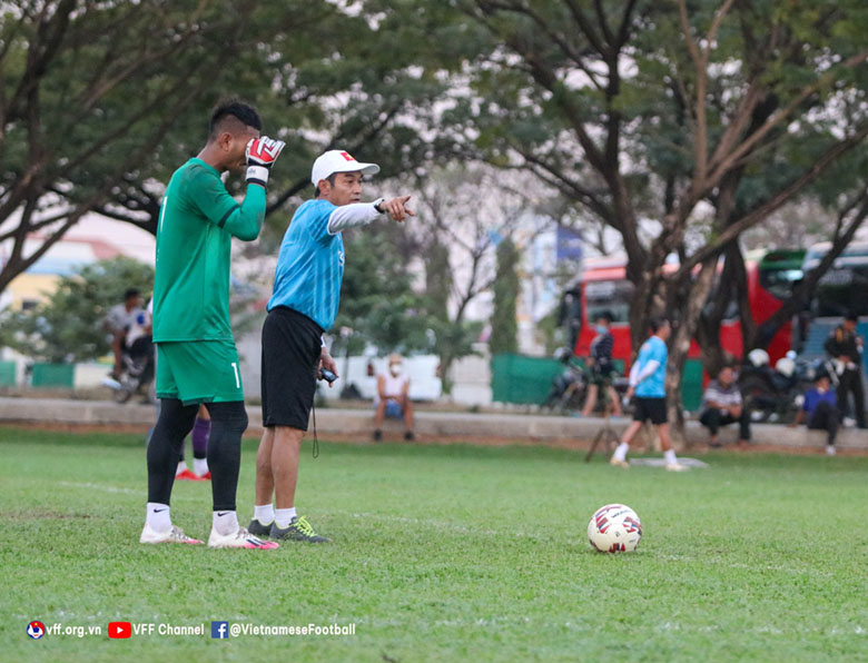 U23 Việt Nam dành 1 tiếng rưỡi rèn thể lực, luyện bài vở trước trận gặp Singapore - Ảnh 3