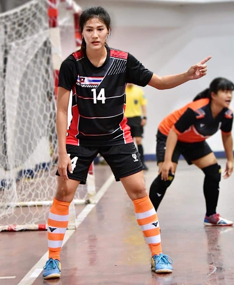 Hoa khôi ĐT nữ Futsal Thái Lan từng là nhân viên thu ngân - Ảnh 3
