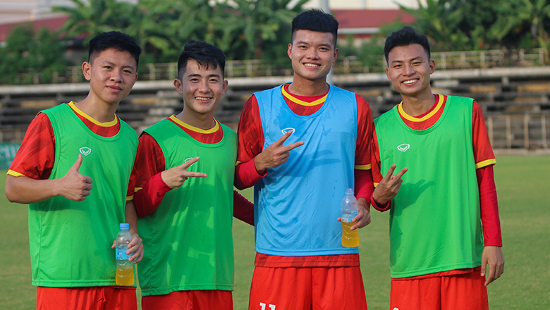 U23 Việt Nam chơi oẳn tù tì trước trận gặp U23 Singapore - Ảnh 1
