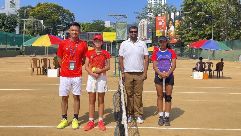 ĐT quần vợt trẻ Việt Nam thắng dễ trận ra quân vòng sơ loại Junior Billie Jean King Cup 2022 - Ảnh 1