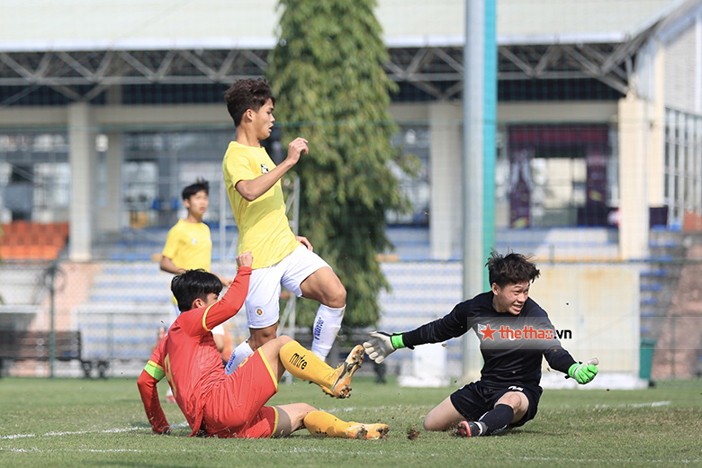 U19 Hà Nội hòa U19 CAND trong trận cầu 8 bàn thắng - Ảnh 1