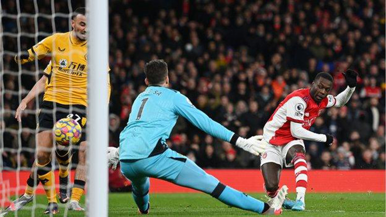 Arsenal ngược dòng kịch tính trước Wolves nhờ bàn phản lưới phút bù giờ - Ảnh 1