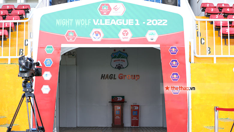 SVĐ Pleiku lắp biển quảng cáo LED trước trận HAGL vs Viettel - Ảnh 7