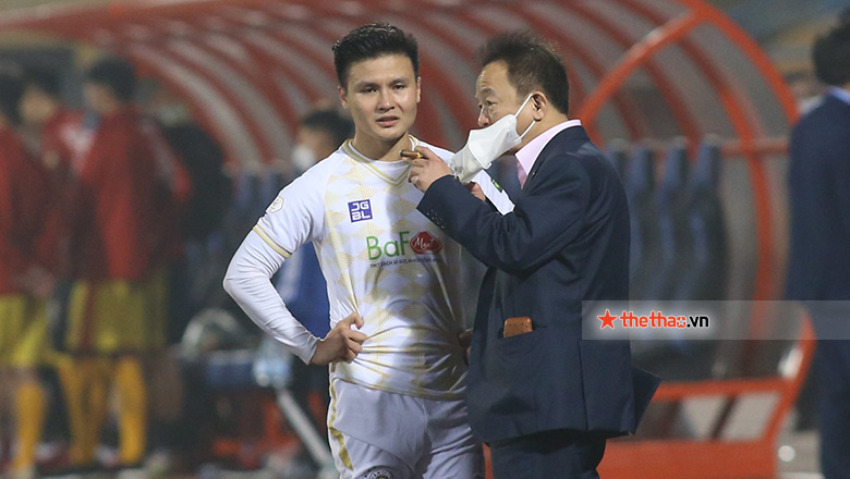 Quang Hải cúi chào bầu Hiển sau khi giúp Hà Nội FC chiến thắng - Ảnh 3