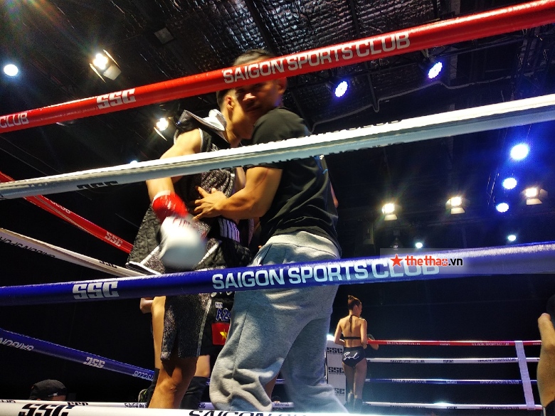 Boxer Võ Hồng Đạt hạ knock-out đối thủ Thái Lan ngay hiệp 1 - Ảnh 2