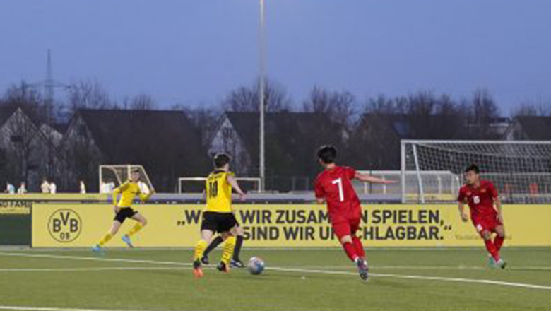 HLV U16 Borussia Dortmund: Cầu thủ Việt Nam nhanh nhẹn, tấn công mạnh mẽ - Ảnh 2