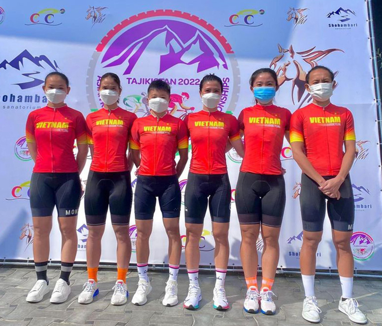 Nguyễn Thị Thật cùng xe đạp nữ Việt Nam lên đường tham dự giải Vô địch châu Á 2022 - Ảnh 1