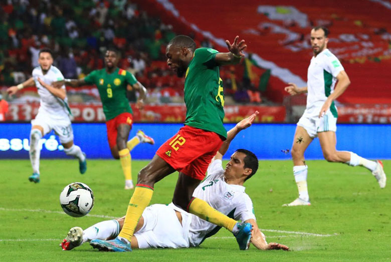 Chơi lép vế, Algeria vẫn thắng Cameroon để đặt 1 chân tới World Cup 2022 - Ảnh 1