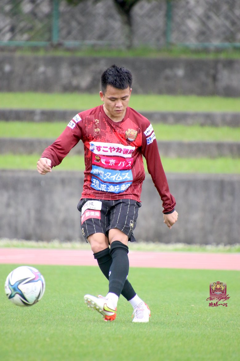 Hai cầu thủ Sài Gòn FC tập luyện buổi đầu tiên với CLB Nhật Bản - Ảnh 2