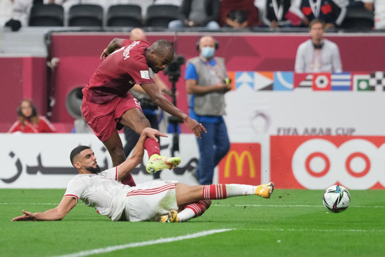 Hậu vệ UAE bị phạt 50.000 USD vì tự ý rời tuyển - Ảnh 2