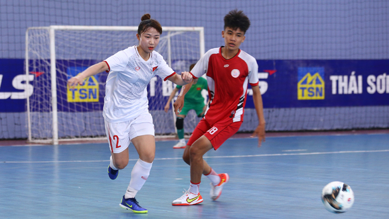 ĐT futsal nữ Việt Nam tích cực thi đấu giao hữu trước thềm SEA Games 31 - Ảnh 1