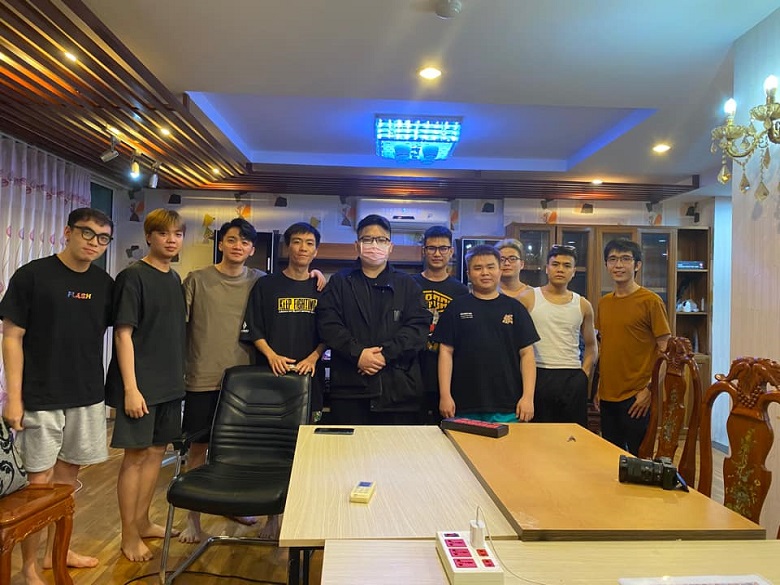 ĐTDV mùa Xuân 2022: HLV Rainer đã có mặt ở Việt Nam để trực tiếp chỉ đạo Team Flash - Ảnh 1