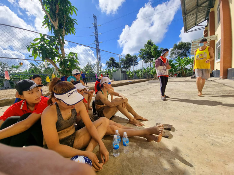 Bóng chuyền bãi biển Việt Nam tập huấn trước SEA Games 31 - Ảnh 2