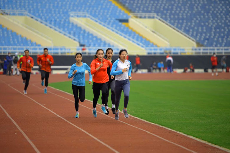 Cô gái vàng Nguyễn Thị Huyền khởi động SEA Games bằng chức vô địch Cúp tốc độ TPHCM 2022 - Ảnh 1
