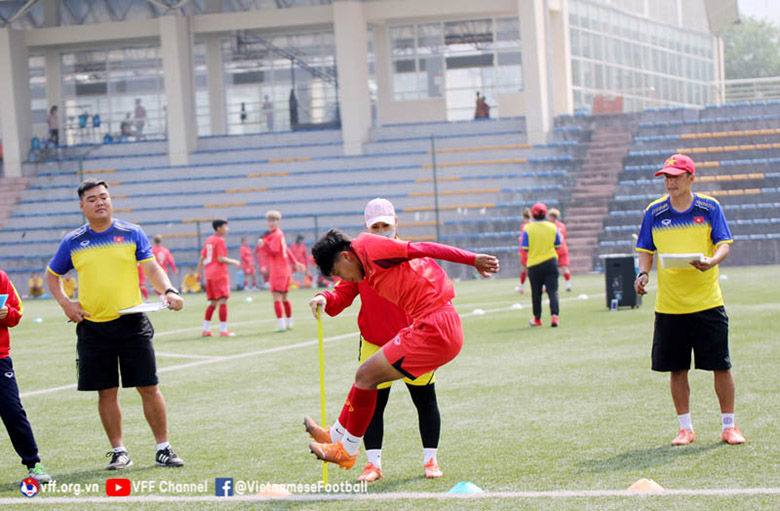 ĐT U18 nữ Việt Nam bắt đầu tập luyện chuẩn bị cho giải Đông Nam Á - Ảnh 1