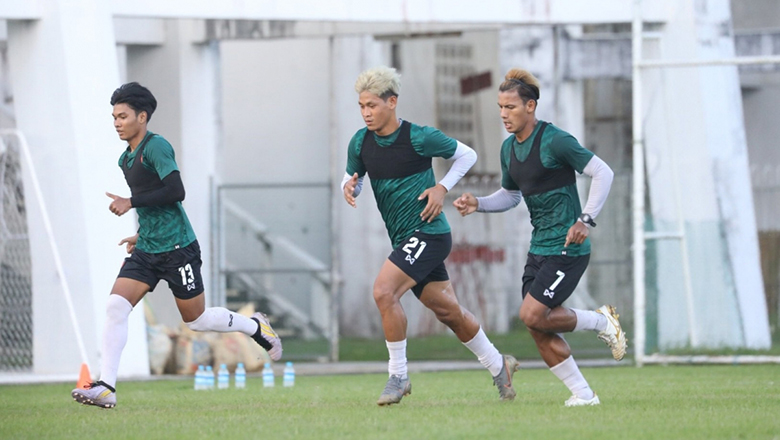 U23 Myanmar tập huấn ở UAE trước thềm SEA Games 31 - Ảnh 1