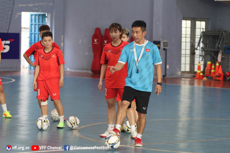 ĐT futsal nữ Việt Nam bắt đầu chuyến tập huấn Bahrain trước SEA Games 31 - Ảnh 2