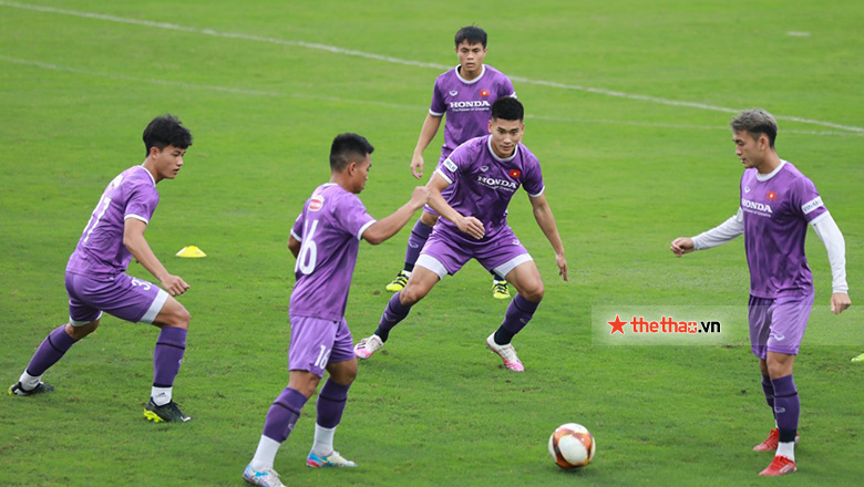 Xuân Tú: Cầu thủ U23 Việt Nam phải điều chỉnh sinh hoạt để chuẩn bị cho SEA Games 31 - Ảnh 1