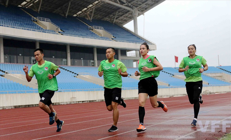 Hà Thị Phượng, nữ trọng tài xinh đẹp điều hành môn bóng đá SEA Games 31 là ai? - Ảnh 1