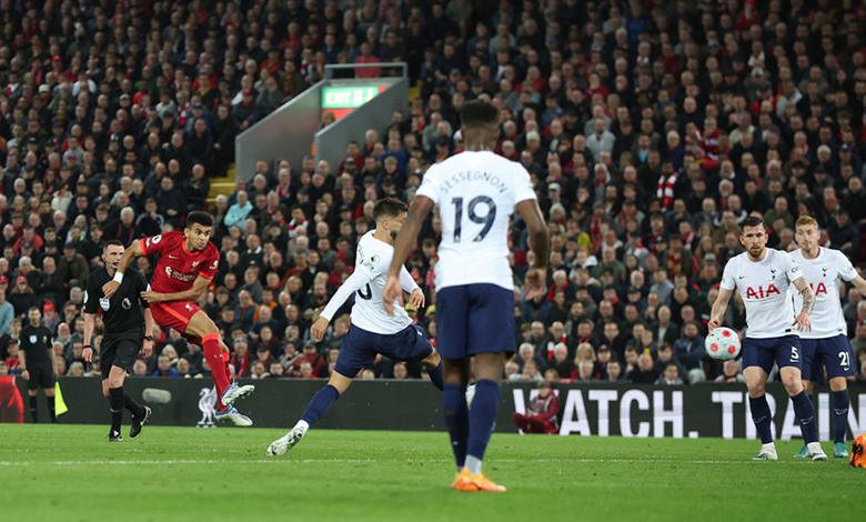 Kết quả Liverpool vs Tottenham: The Kop giương cờ trắng ở cuộc đua vô địch? - Ảnh 2