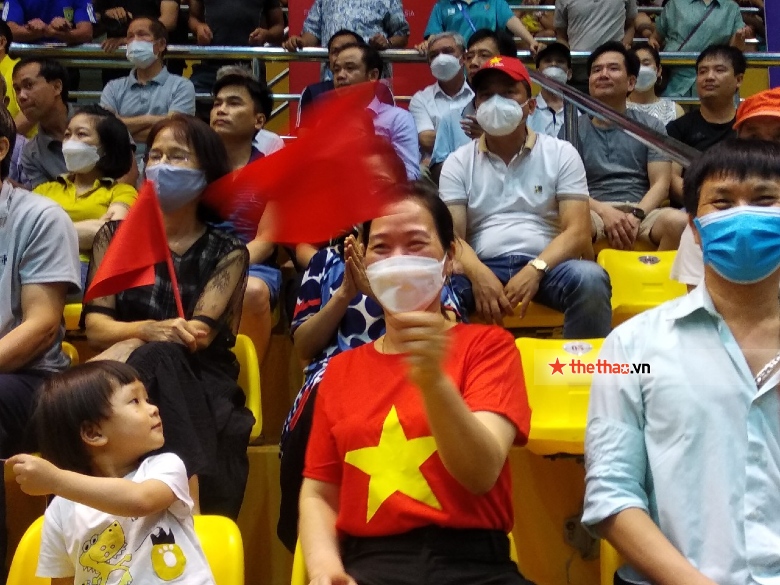 Nhà thi đấu Bắc Ninh 'nổ tung' với chiến thắng của những võ sĩ Kickboxing Việt Nam - Ảnh 4