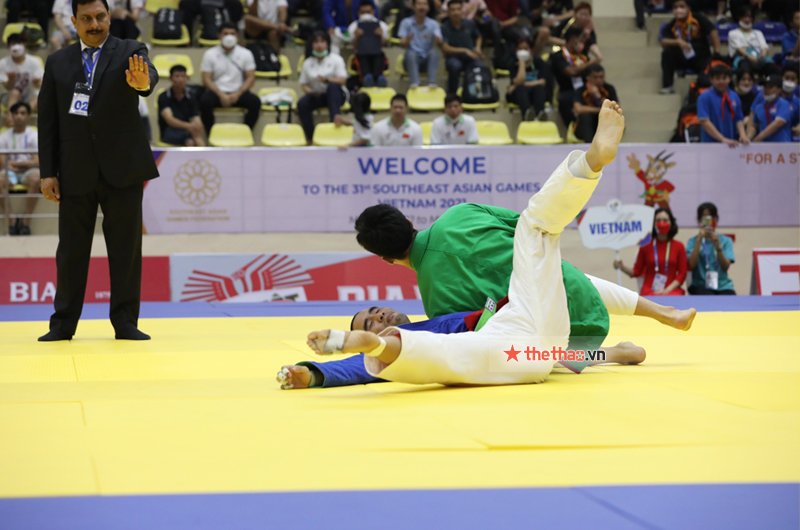 Chùm ảnh: Bộ đôi võ sĩ Kurash Việt Nam thắng knock-out tại SEA Games 31 - Ảnh 6
