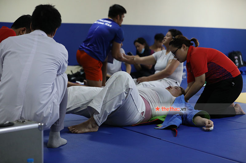Kurash SEA Games 31: Thanh Thủy chấn thương, thua đáng tiếc võ sĩ Philippines - Ảnh 2