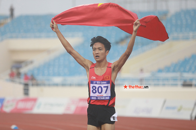 Lương Đức Phước chạy nước rút khó tin, vượt mặt Trần Văn Đảng giành HCV 1500m nam SEA Games 31 - Ảnh 4
