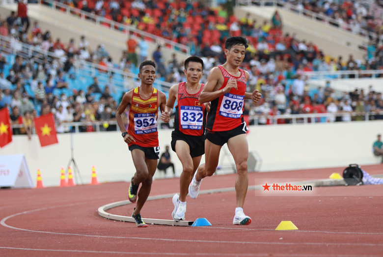 Nguyễn Văn Lai về nhất cự ly 10.000m, hoàn tất cú đúp HCV ở SEA Games 31 - Ảnh 1