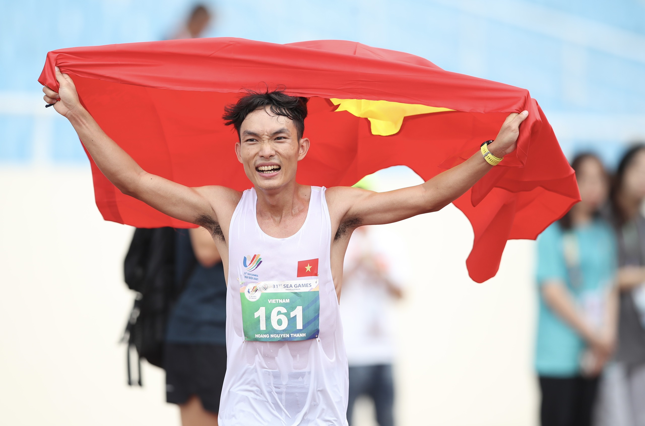 Hoàng Nguyên Thanh giành HCV marathon lịch sử tại SEA Games 31 - Ảnh 1