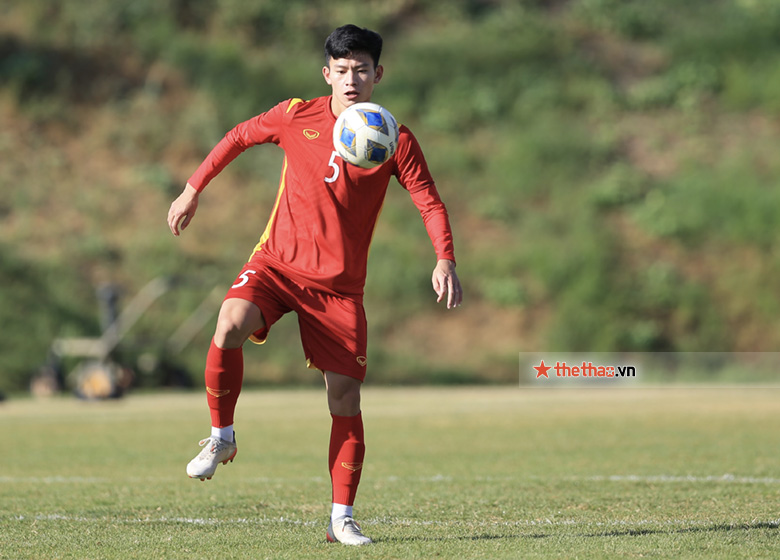 U23 Việt Nam rũ bỏ áp lực, sung sức tập luyện trước trận quyết chiến với Malaysia - Ảnh 1