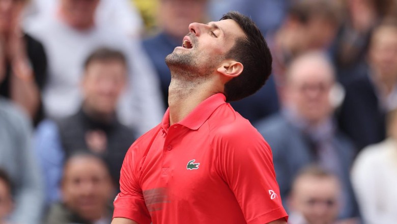 Djokovic chính thức mất ngôi số 1 thế giới, Federer out top 60 - Ảnh 1