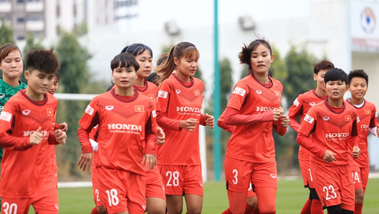 Huỳnh Như: Các cầu thủ trẻ rất tiến bộ, đã theo kịp giáo áo của ĐT nữ Việt Nam - Ảnh 1