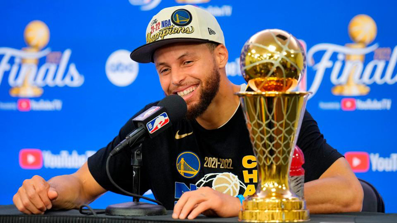 Warriors đăng quang NBA, Stephen Curry lập kỷ lục mới - Ảnh 1