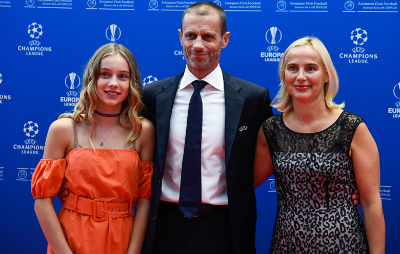 Aleksander Ceferin là ai? Tiểu sử, cuộc đời và sự nghiệp của Chủ tịch UEFA Ceferin - Ảnh 3