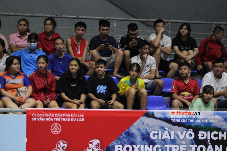 Thu Nhi đến Buôn Ma Thuột tập luyện, dự khán Giải vô địch Boxing trẻ toàn quốc - Ảnh 2