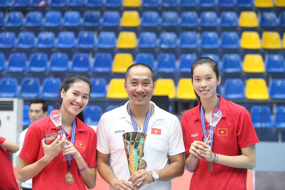 HLV Nguyễn Tuấn Kiệt dẫn dắt đội tuyển bóng chuyền nữ Việt Nam - Ảnh 1