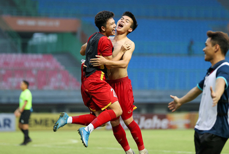 U19 Việt Nam được thưởng 300 triệu sau khi về ba tại giải Đông Nam Á - Ảnh 2