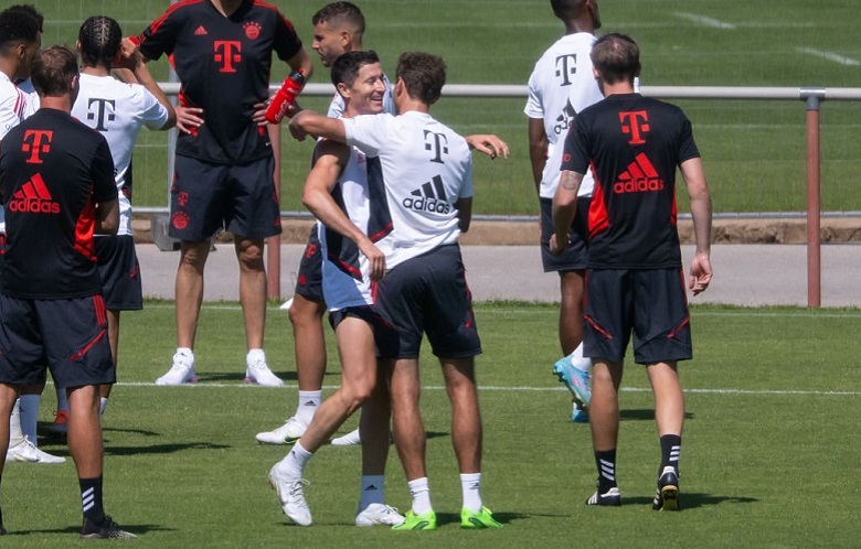 Barcelona và Bayern Munich chính thức xác nhận thương vụ Lewandowski - Ảnh 1
